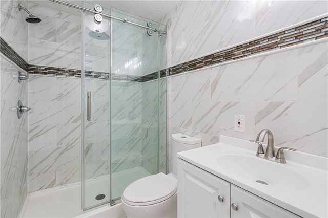 1120 Highland Ave, Pitcairn, PA 15140