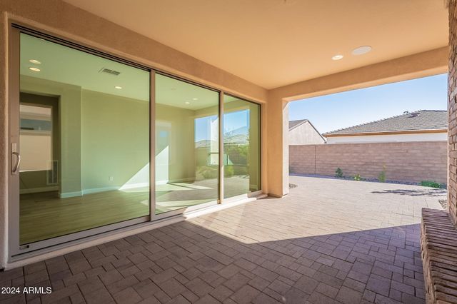 375 E BRACCIANO Avenue, San Tan Valley, AZ 85140