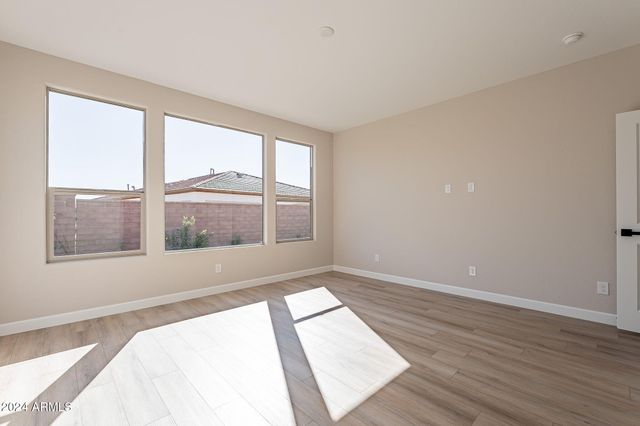 375 E BRACCIANO Avenue, San Tan Valley, AZ 85140