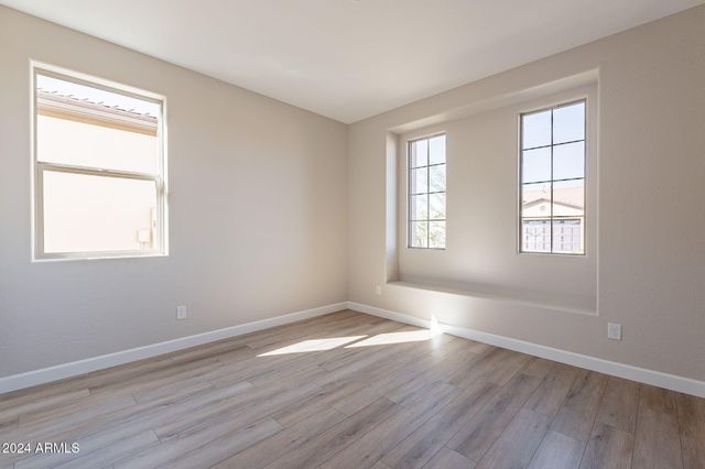 375 E BRACCIANO Avenue, San Tan Valley, AZ 85140