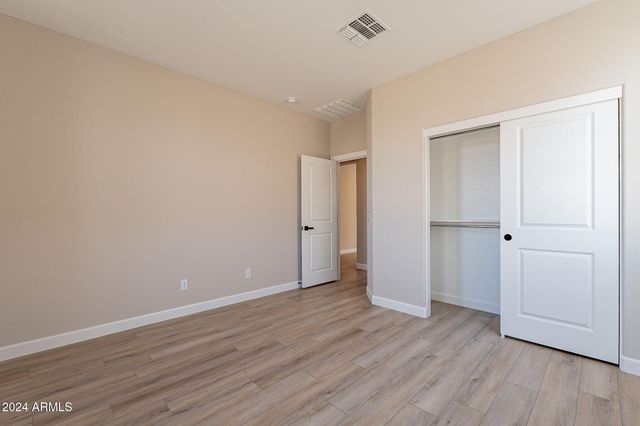 375 E BRACCIANO Avenue, San Tan Valley, AZ 85140