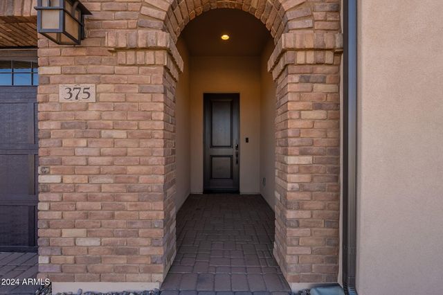 375 E BRACCIANO Avenue, San Tan Valley, AZ 85140