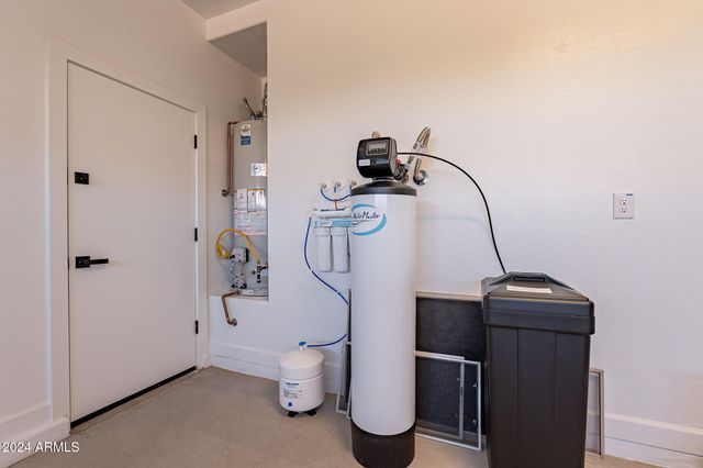 375 E BRACCIANO Avenue, San Tan Valley, AZ 85140