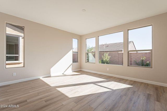 375 E BRACCIANO Avenue, San Tan Valley, AZ 85140