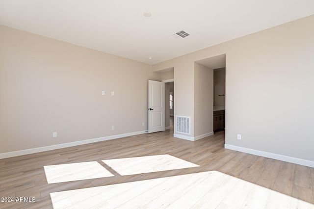 375 E BRACCIANO Avenue, San Tan Valley, AZ 85140