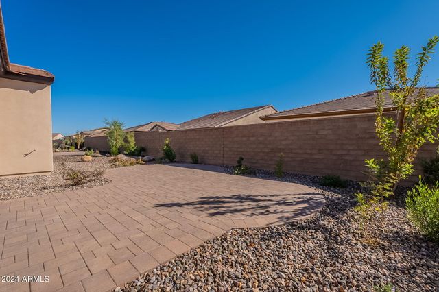 375 E BRACCIANO Avenue, San Tan Valley, AZ 85140