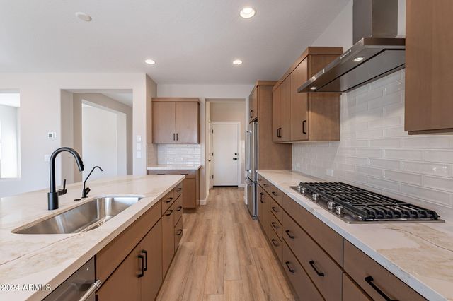 375 E BRACCIANO Avenue, San Tan Valley, AZ 85140