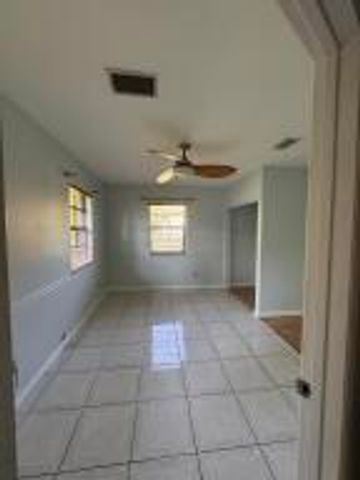 13529 42nd Road N, West Palm Beach, FL 33411