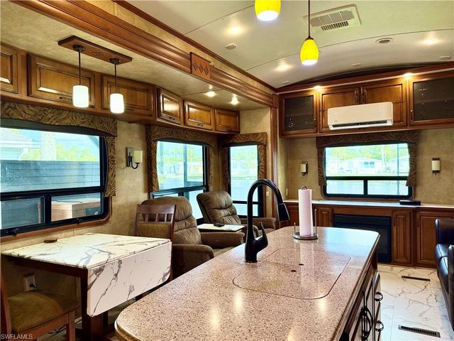 343 Bobcat RUN, Naples, FL 34114