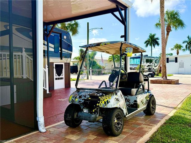 343 Bobcat RUN, Naples, FL 34114