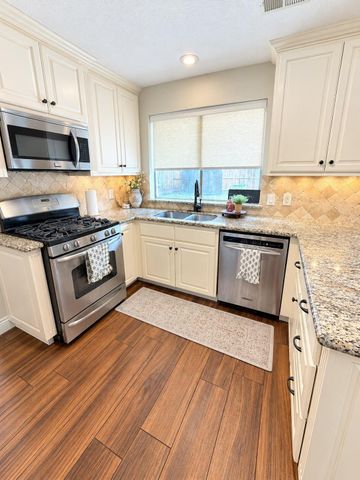 2322 Colleen Drive Drive, Pearland, TX 77581