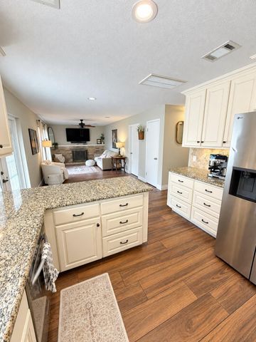 2322 Colleen Drive Drive, Pearland, TX 77581