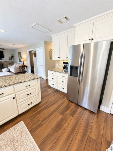 2322 Colleen Drive Drive, Pearland, TX 77581