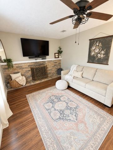 2322 Colleen Drive Drive, Pearland, TX 77581