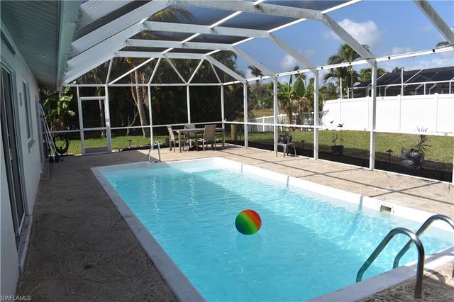 2443 SE 28th ST, Cape Coral, FL 33904