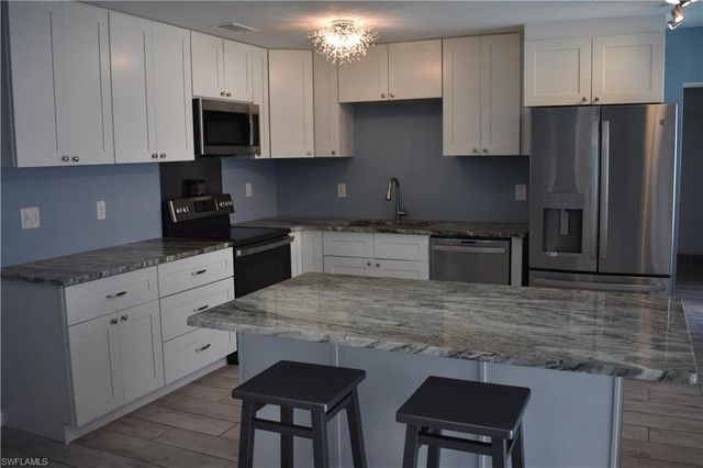 2443 SE 28th ST, Cape Coral, FL 33904