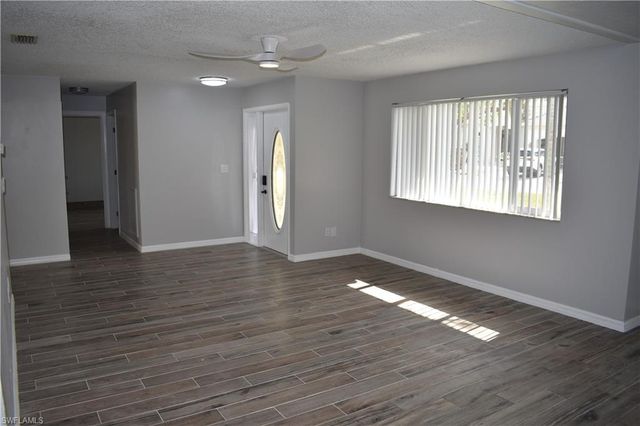 2443 SE 28th ST, Cape Coral, FL 33904
