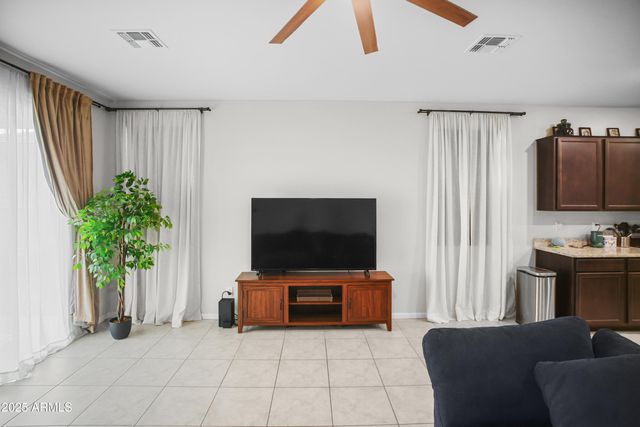 2487 E BOULDER Avenue, Apache Junction, AZ 85119