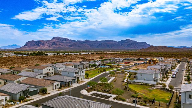 2487 E BOULDER Avenue, Apache Junction, AZ 85119