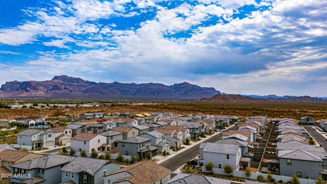 2487 E BOULDER Avenue, Apache Junction, AZ 85119