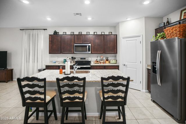 2487 E BOULDER Avenue, Apache Junction, AZ 85119