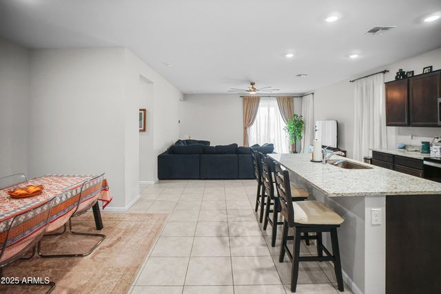 2487 E BOULDER Avenue, Apache Junction, AZ 85119