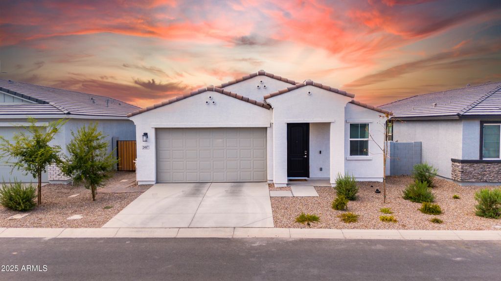 2487 E BOULDER Avenue, Apache Junction, AZ 85119