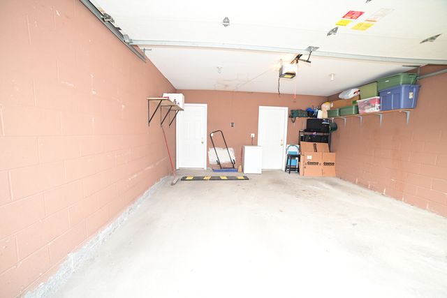 5805 W Eddy Street 1D, Chicago, IL 60634