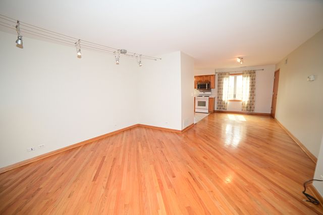 5805 W Eddy Street 1D, Chicago, IL 60634