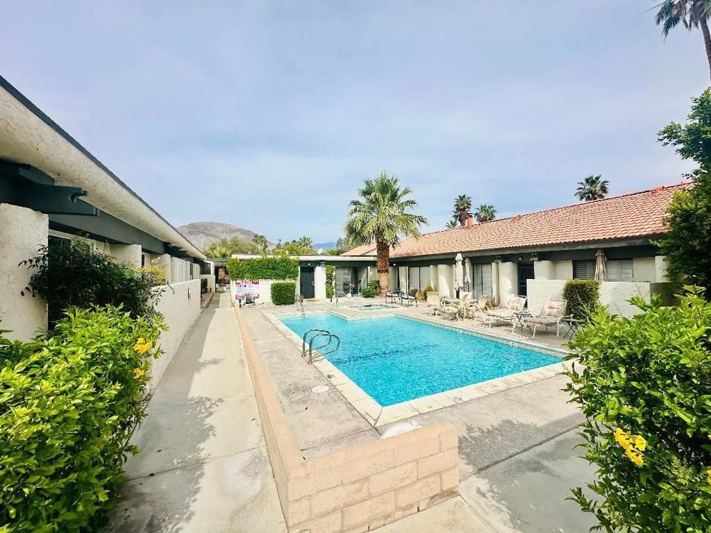 73415 Shadow Mountain Drive 6, Palm Desert, CA 92260