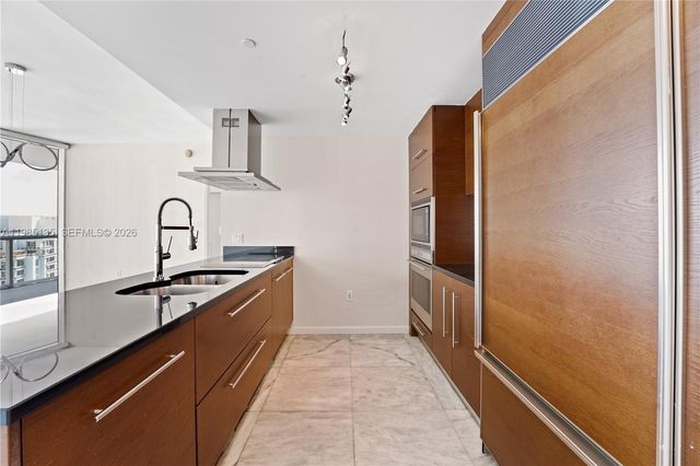 495 Brickell Ave 3904, Miami, FL 33131