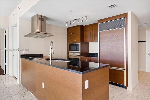 495 Brickell Ave 3904, Miami, FL 33131