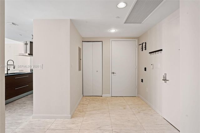 495 Brickell Ave 3904, Miami, FL 33131