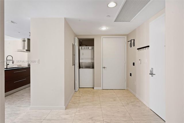 495 Brickell Ave 3904, Miami, FL 33131