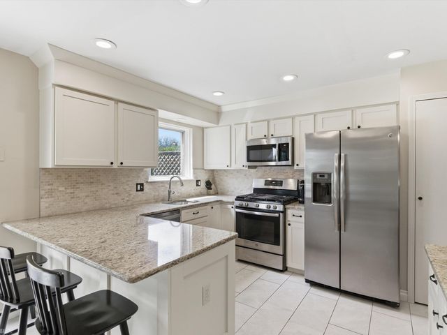 2148 Pandora Drive, Sterling Heights, MI 48310