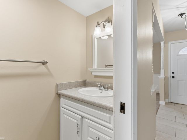 2148 Pandora Drive, Sterling Heights, MI 48310