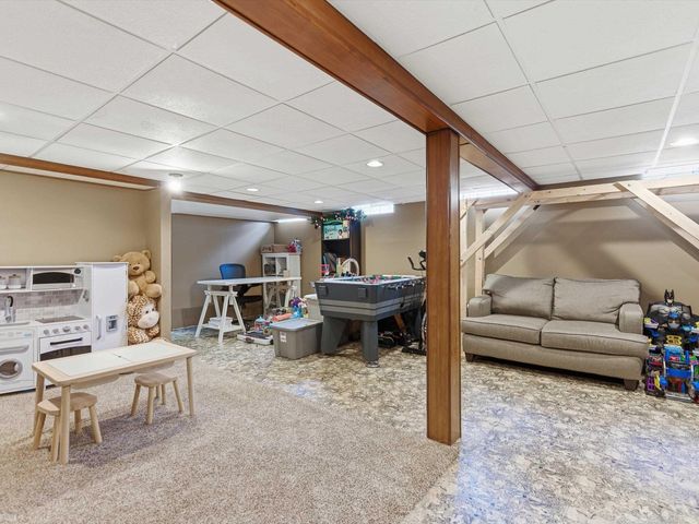 2148 Pandora Drive, Sterling Heights, MI 48310