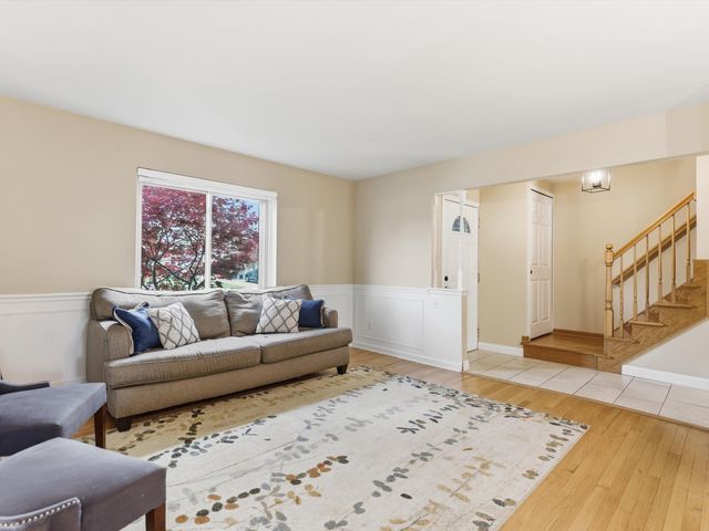 2148 Pandora Drive, Sterling Heights, MI 48310