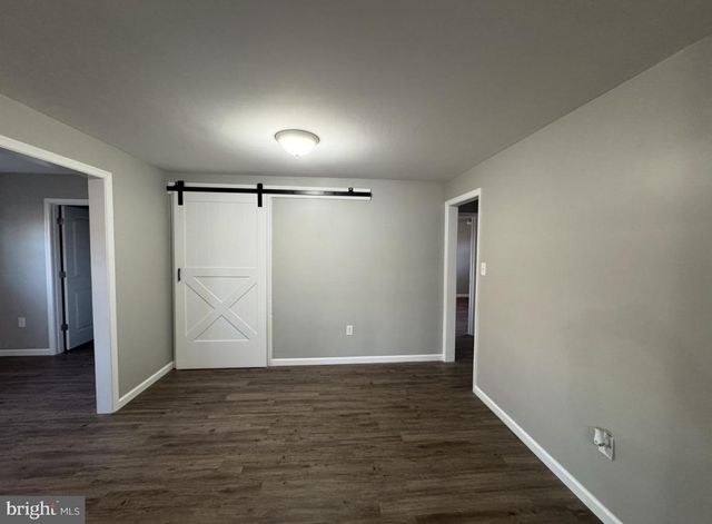 156 N FUNK ST, Strasburg, VA 22657