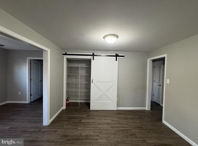 156 N FUNK ST, Strasburg, VA 22657