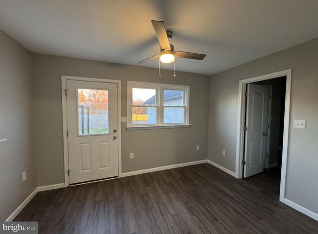 156 N FUNK ST, Strasburg, VA 22657