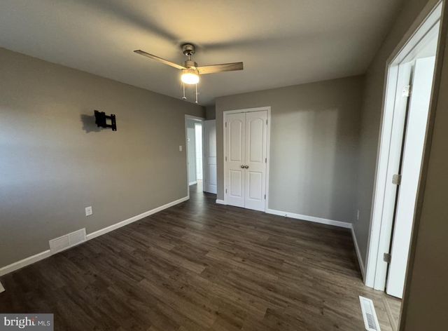 156 N FUNK ST, Strasburg, VA 22657