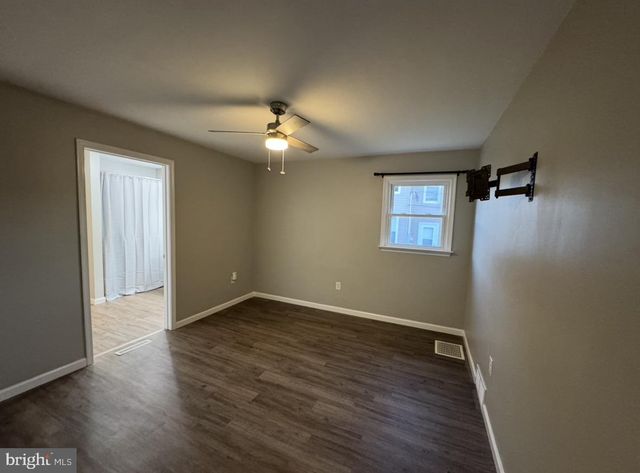 156 N FUNK ST, Strasburg, VA 22657