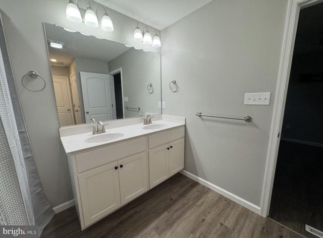 156 N FUNK ST, Strasburg, VA 22657