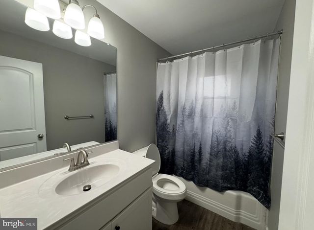 156 N FUNK ST, Strasburg, VA 22657