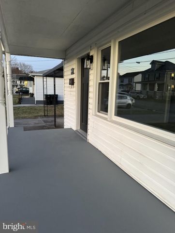 156 N FUNK ST, Strasburg, VA 22657