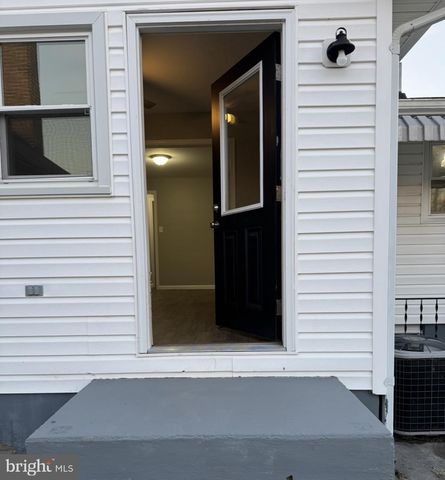 156 N FUNK ST, Strasburg, VA 22657