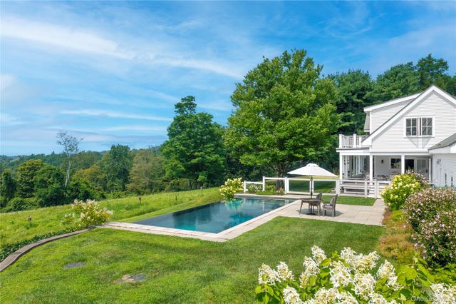 34 Meeting House Road, Pawling, NY 12564