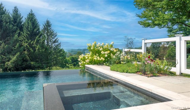 34 Meeting House Road, Pawling, NY 12564