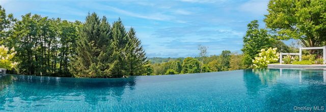 34 Meeting House Road, Pawling, NY 12564